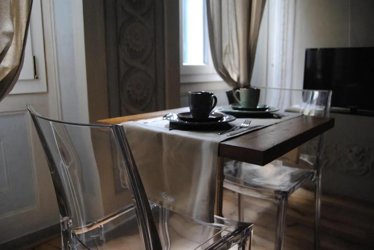 Bed and Breakfast San Pier Novello In Oltrarno Флоренция 2*,  Италия